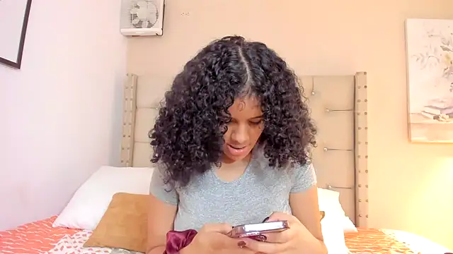Snapshot of vanesasexyhot21 chatting on May 13, 2026, 1:01 am vanesasexyhot21 online show from May 13, 2026, 1:01 am