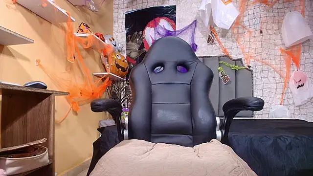 Snapshot of aisha_sh chatting on October 26, 2025, 12:05 pm aisha sh online show from October 26, 2025, 12:05 pm