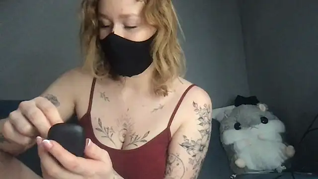 Snapshot of DirtyAlexIs chatting on January 24, 2025, 8:34 am DirtyAlexIs online show from January 24, 2025, 8:34 am