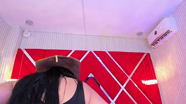 SusanCouper online show from March 19, 2026, 10:43 pm