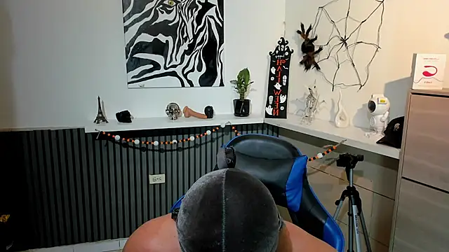 Snapshot of Daemon21 chatting on October 21, 2025, 2:55 am Daemon21 online show from October 21, 2025, 2:55 am