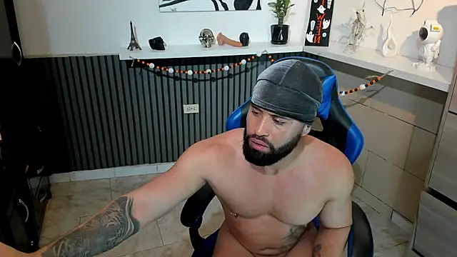 Snapshot of Daemon21 chatting on October 19, 2025, 12:02 am Daemon21 online show from October 19, 2025, 12:02 am