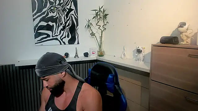 Snapshot of Daemon21 chatting on November 29, 2025, 1:17 am Daemon21 online show from November 29, 2025, 1:17 am