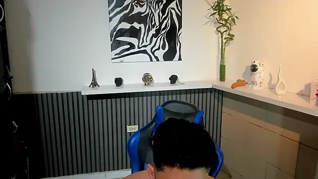 Snapshot of Daemon21 chatting on October 13, 2025, 5:36 pm Daemon21 online show from October 13, 2025, 5:36 pm