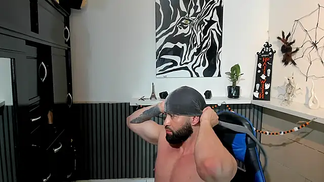 Snapshot of Daemon21 chatting on October 17, 2025, 9:27 pm Daemon21 online show from October 17, 2025, 9:27 pm