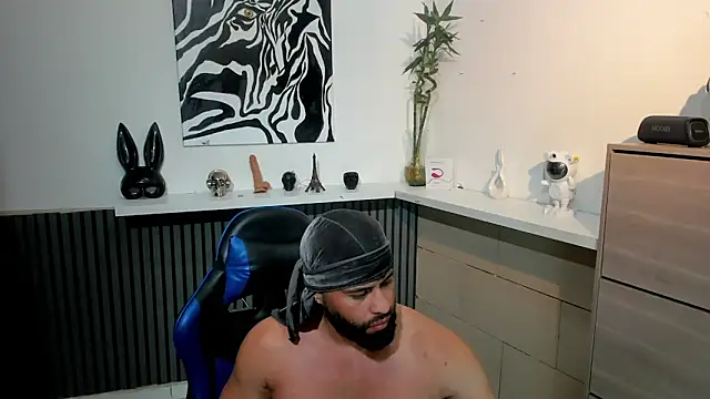 Snapshot of Daemon21 chatting on December 4, 2025, 9:58 pm Daemon21 online show from December 4, 2025, 9:58 pm