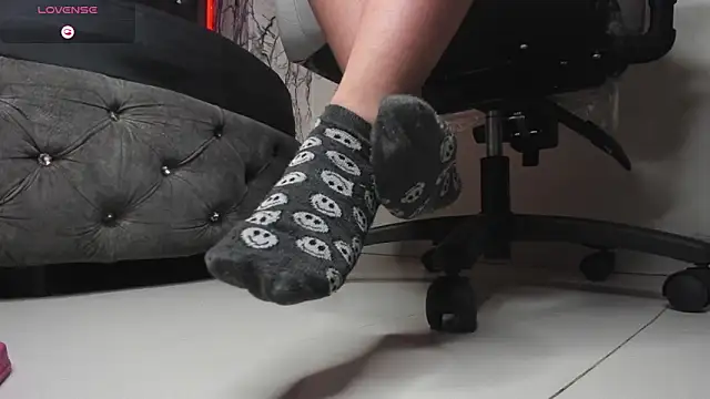 Snapshot of larissa01_ chatting on March 9, 2025, 6:06 am larissa01 online show from March 9, 2025, 6:06 am