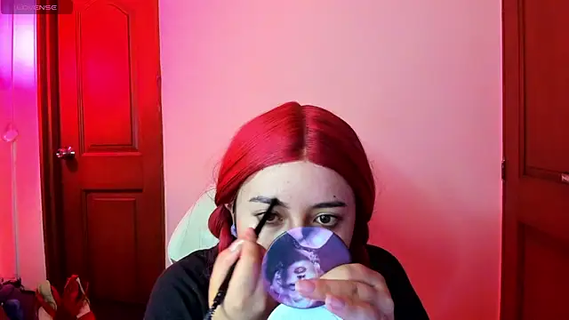 Snapshot of larissa01_ chatting on March 21, 2025, 2:50 am larissa01 online show from March 21, 2025, 2:50 am