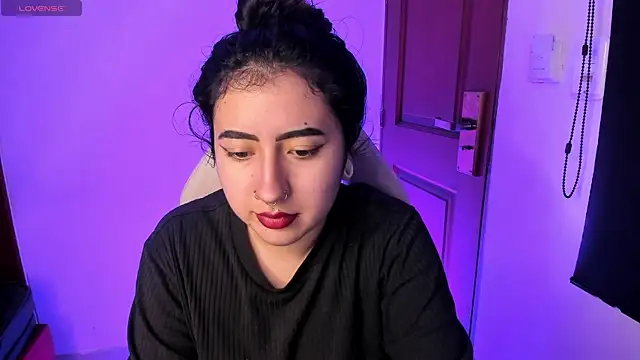 Snapshot of larissa01_ chatting on September 28, 2025, 3:35 am larissa01 online show from September 28, 2025, 3:35 am