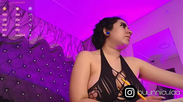 Snapshot of larissa01_ chatting on September 25, 2025, 4:07 am larissa01 online show from September 25, 2025, 4:07 am