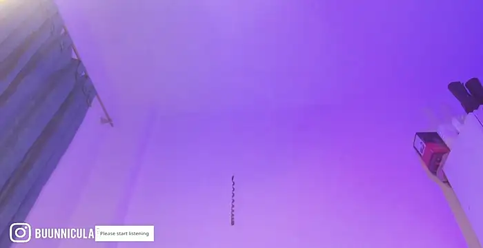 larissa01  online show from April 11, 2026, 10:24 pm