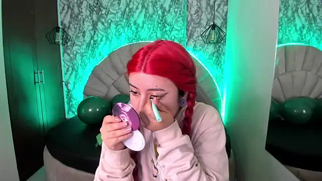 Snapshot of larissa01_ chatting on March 18, 2025, 3:12 am larissa01 online show from March 18, 2025, 3:12 am