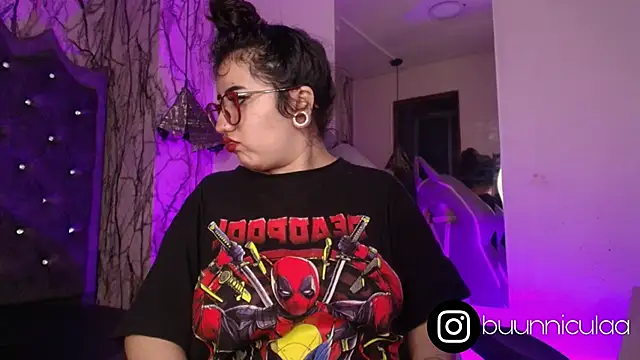 Snapshot of larissa01_ chatting on October 4, 2025, 3:30 am larissa01 online show from October 4, 2025, 3:30 am