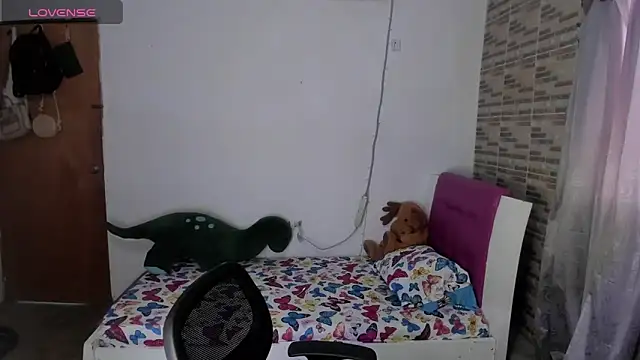  Amelia Johns  online show from April 14, 2026, 4:01 pm