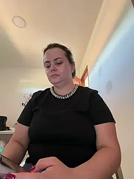 Im Amelia online show from July 7, 2026, 1:25 pm