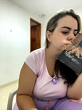 Snapshot of Im_Amelia chatting on December 5, 2025, 11:53 am Im Amelia online show from December 5, 2025, 11:53 am