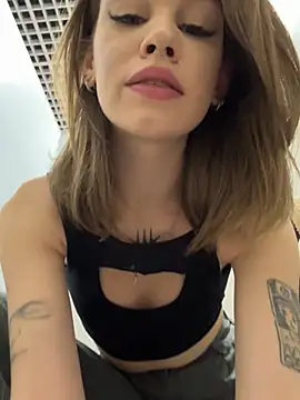 Street young online show from March 7, 2025, 1:51 pm