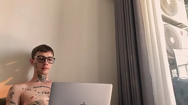 Snapshot of anahori__simon chatting on April 6, 2026, 4:46 am anahori simon online show from April 6, 2026, 4:46 am