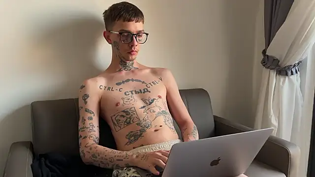 Snapshot of anahori__simon chatting on March 14, 2026, 12:38 am anahori simon online show from March 14, 2026, 12:38 am