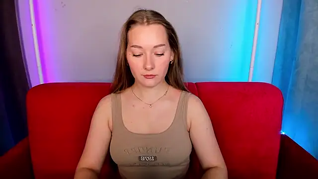 Snapshot of AlinaVice chatting on December 4, 2025, 1:04 am AlinaVice online show from December 4, 2025, 1:04 am