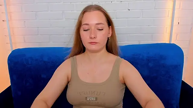 AlinaVice online show from May 26, 2026, 1:26 am