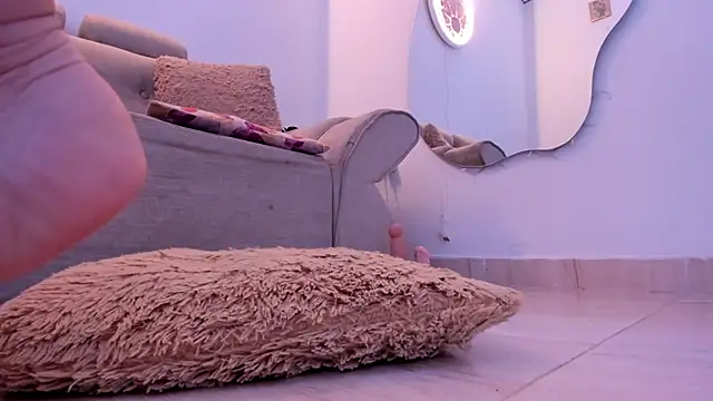 Snapshot of Elaanna_01 chatting on September 26, 2025, 12:56 pm Elaanna 01 online show from September 26, 2025, 12:56 pm