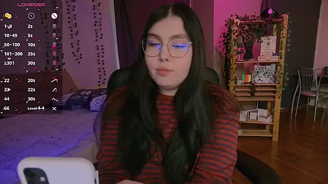 Snapshot of Arizonaa_Muse chatting on January 6, 2026, 8:40 am Arizonaa Muse online show from January 6, 2026, 8:40 am