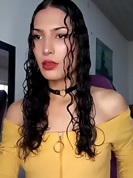 Lanna hott  online show from February 18, 2026, 7:32 pm