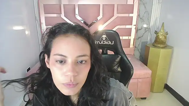 Snapshot of Tyna_ch chatting on February 4, 2025, 4:29 pm Tyna ch online show from February 4, 2025, 4:29 pm