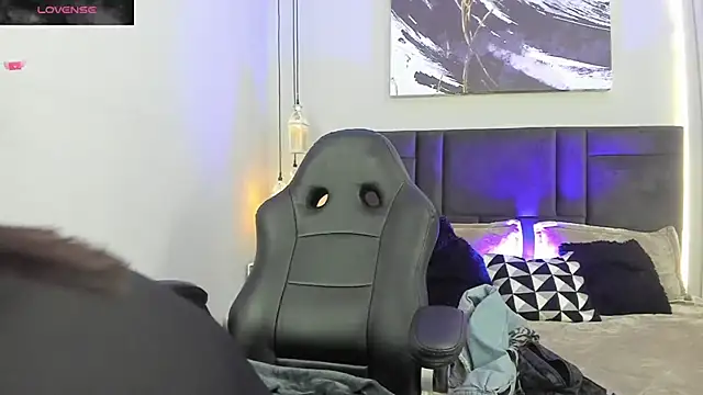 Valkiria ponce online show from September 30, 2025, 4:18 am