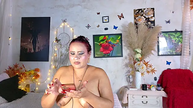 Snapshot of Kyara_Queen chatting on May 21, 2026, 6:49 pm Kyara Queen online show from May 21, 2026, 6:49 pm