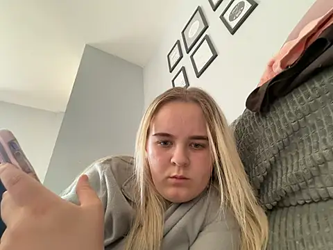 Snapshot of princess_blondex chatting on June 1, 2026, 4:28 pm princess blondex online show from June 1, 2026, 4:28 pm