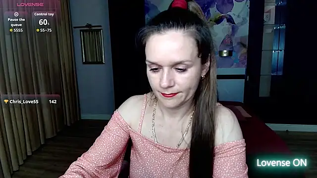 Snapshot of AriaGray chatting on April 18, 2026, 7:07 pm AriaGray online show from April 18, 2026, 7:07 pm