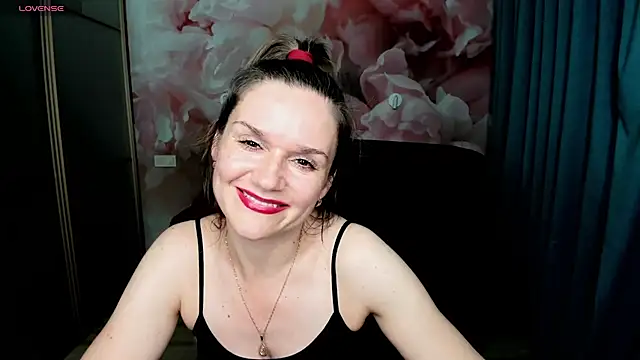 AriaGray online show from November 25, 2025, 2:56 am