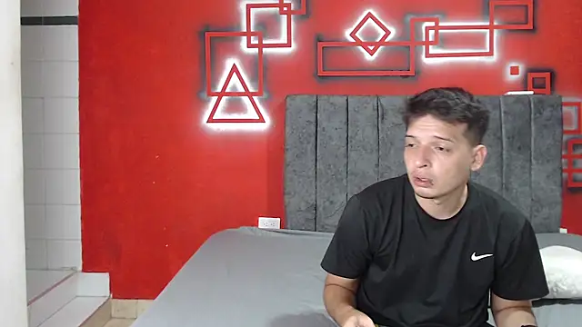 Snapshot of FerneyManti chatting on November 6, 2025, 1:15 pm FerneyManti online show from November 6, 2025, 1:15 pm