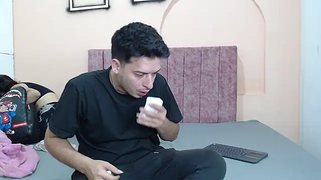 Snapshot of FerneyManti chatting on February 5, 2026, 1:18 pm FerneyManti online show from February 5, 2026, 1:18 pm