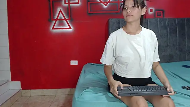 Snapshot of FerneyManti chatting on December 13, 2025, 8:04 pm FerneyManti online show from December 13, 2025, 8:04 pm