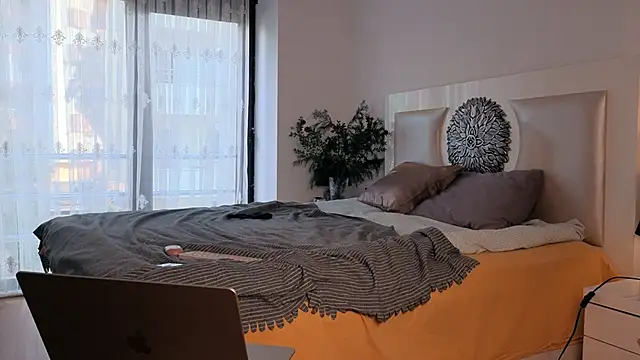 Snapshot of my_lina chatting on January 9, 2025, 1:35 pm my lina online show from January 9, 2025, 1:35 pm