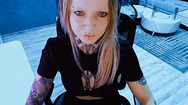 Snapshot of InesGold chatting on April 10, 2026, 3:19 pm InesGold online show from April 10, 2026, 3:19 pm