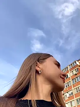 GraceTorrez online show from November 23, 2025, 12:04 pm