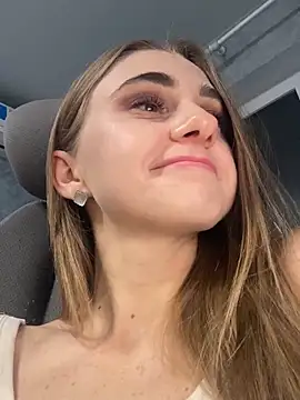 GraceTorrez online show from November 17, 2025, 8:02 pm