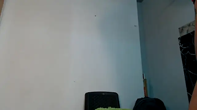 Snapshot of KristalTsXXX chatting on June 3, 2026, 2:33 pm KristalTsXXX online show from June 3, 2026, 2:33 pm