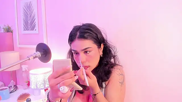 zyle boobs online show from October 3, 2025, 1:01 pm