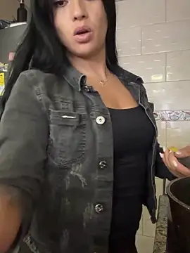 Snapshot of Sara_luna_ chatting on April 6, 2026, 3:02 pm Sara luna online show from April 6, 2026, 3:02 pm