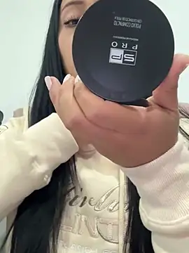 Snapshot of Sara_luna_ chatting on November 27, 2025, 12:00 am Sara luna online show from November 27, 2025, 12:00 am