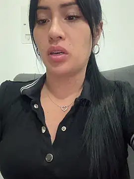 Snapshot of Sara_luna_ chatting on February 2, 2026, 11:37 pm Sara luna online show from February 2, 2026, 11:37 pm