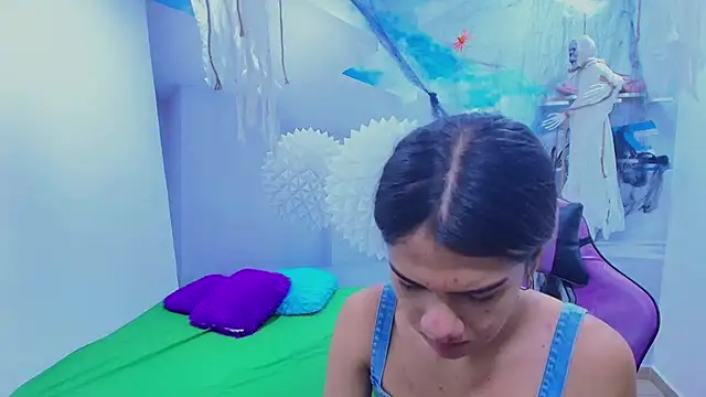 Snapshot of DEMI_LEED chatting on November 3, 2025, 1:37 pm DEMI LEED online show from November 3, 2025, 1:37 pm