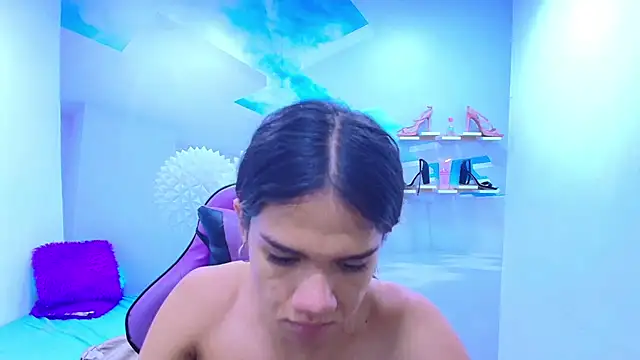 Snapshot of DEMI_LEED chatting on December 16, 2025, 8:13 pm DEMI LEED online show from December 16, 2025, 8:13 pm