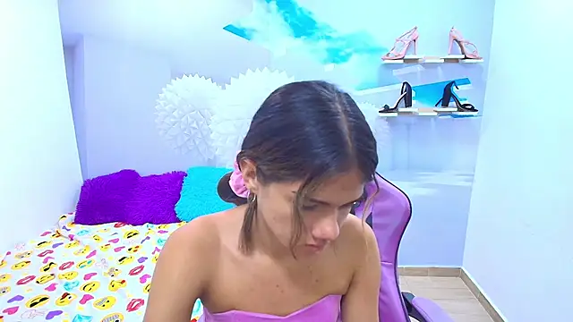 Snapshot of DEMI_LEED chatting on October 1, 2025, 2:10 pm DEMI LEED online show from October 1, 2025, 2:10 pm