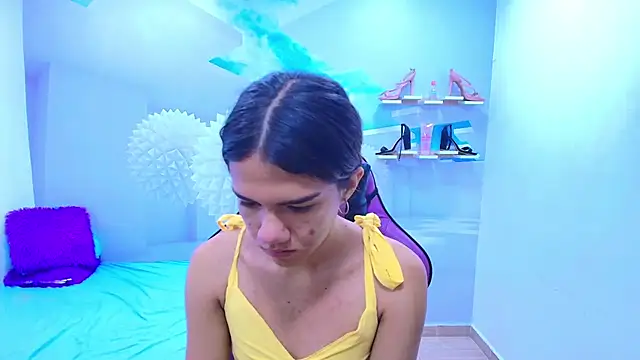 Snapshot of DEMI_LEED chatting on December 15, 2025, 2:12 pm DEMI LEED online show from December 15, 2025, 2:12 pm